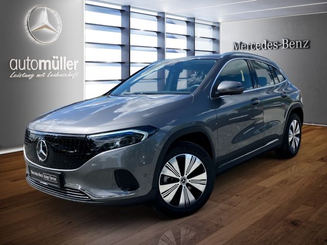 MERCEDES-BENZ EQA 300 4M BONUS+AHK+LENKRADHEIZ+VERKEHRSZEICHEN