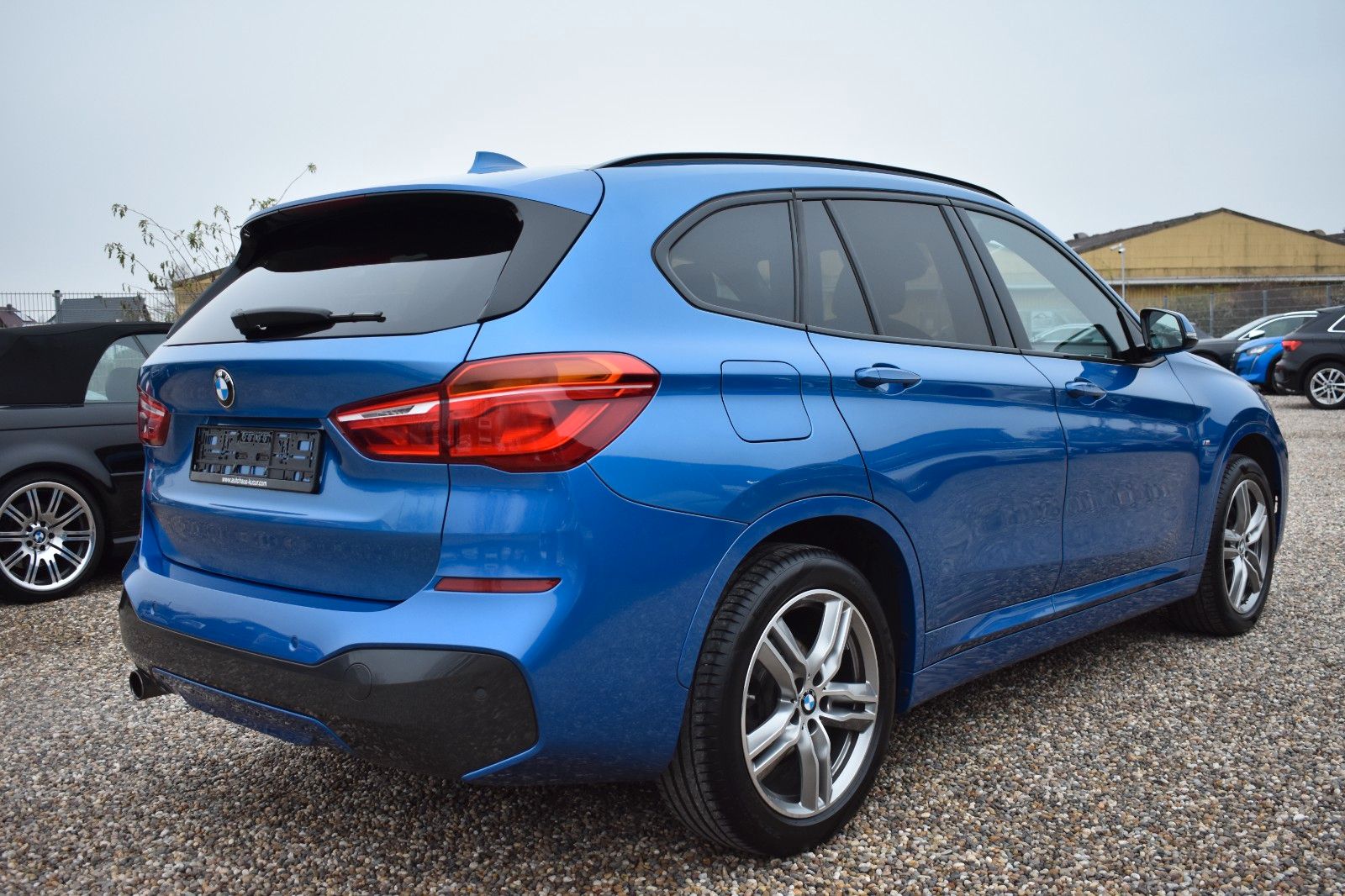 Fahrzeugabbildung BMW X1 sDrive 18 i M Sport Panorama AHK LED Autom.