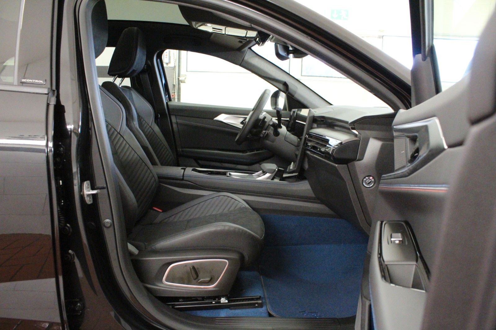 Fahrzeugabbildung Renault Rafale Hybrid E-Tech 4x4 300 PHEV Atelier Alpine