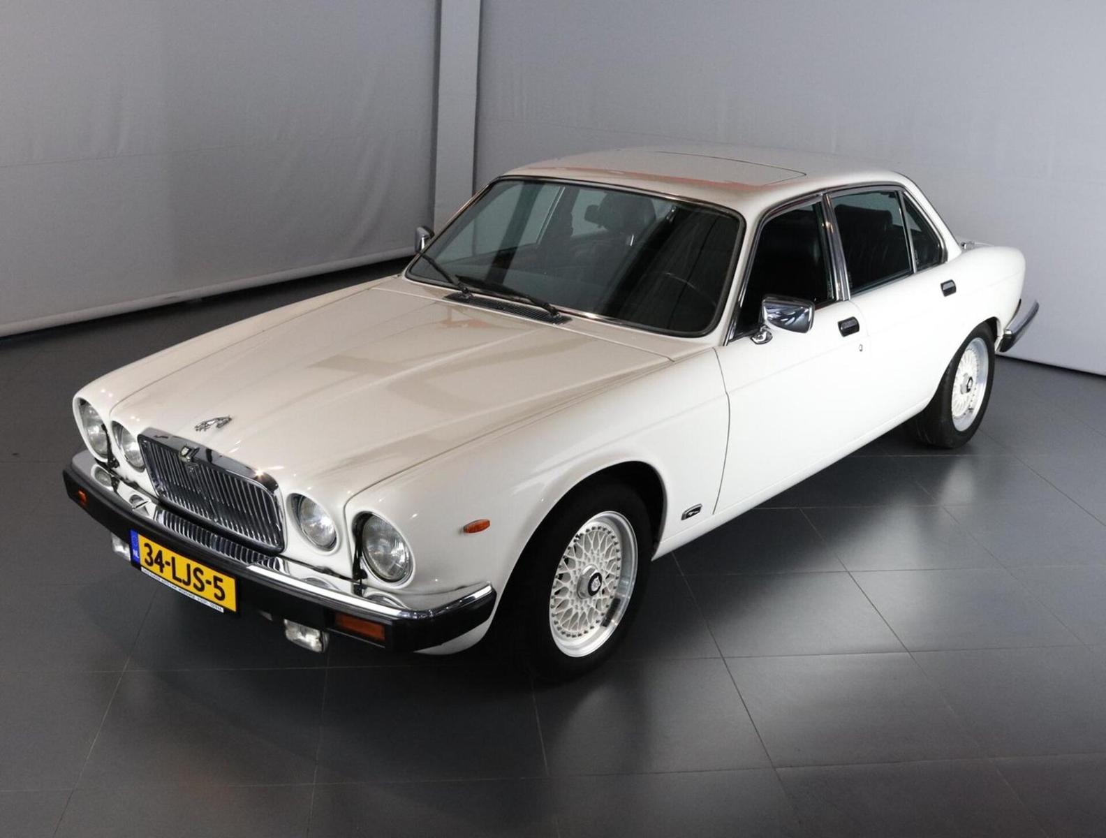 Jaguar Sovereign 5.3 V12 HE Sovereign