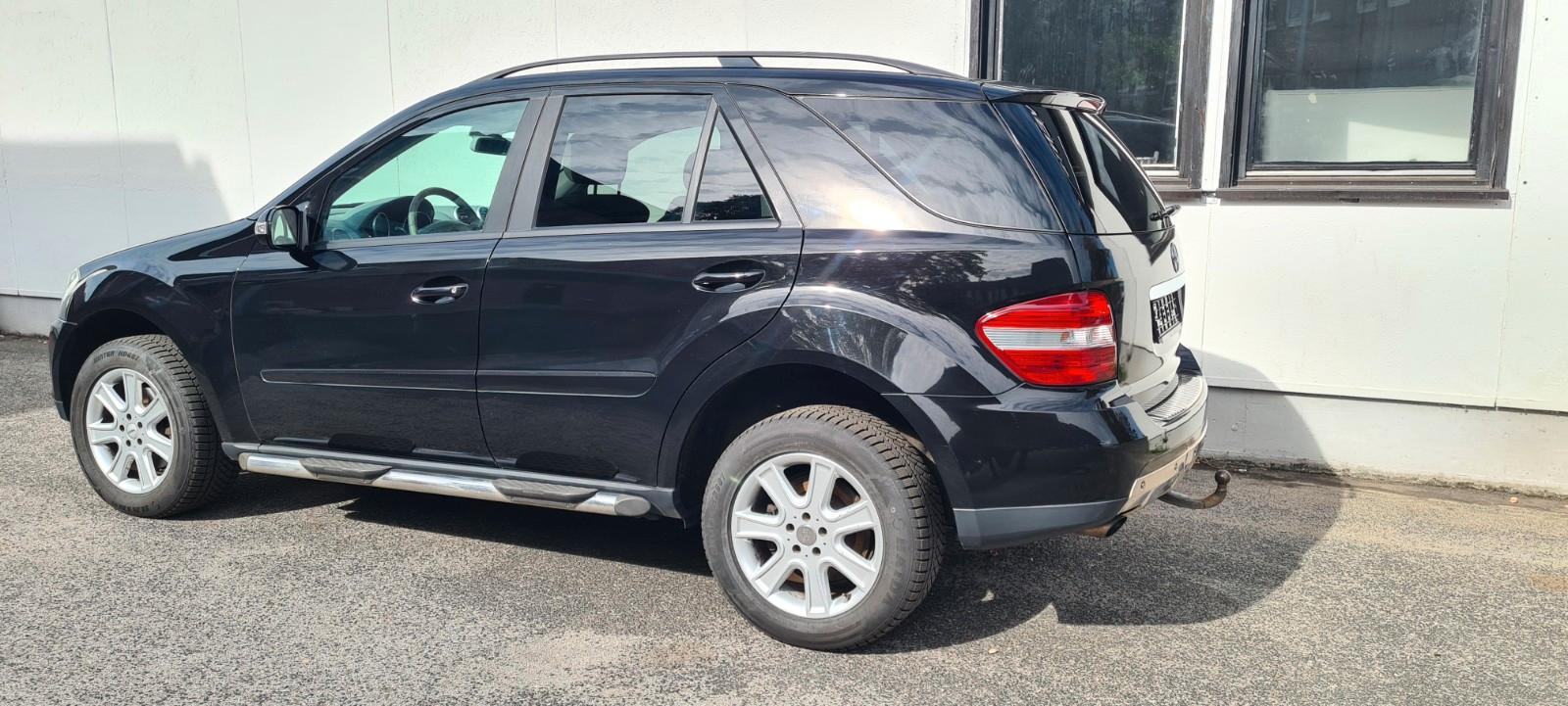 Mercedes-Benz ML280 2005 — engine 2.987 cm³, 190 HP (140kW)