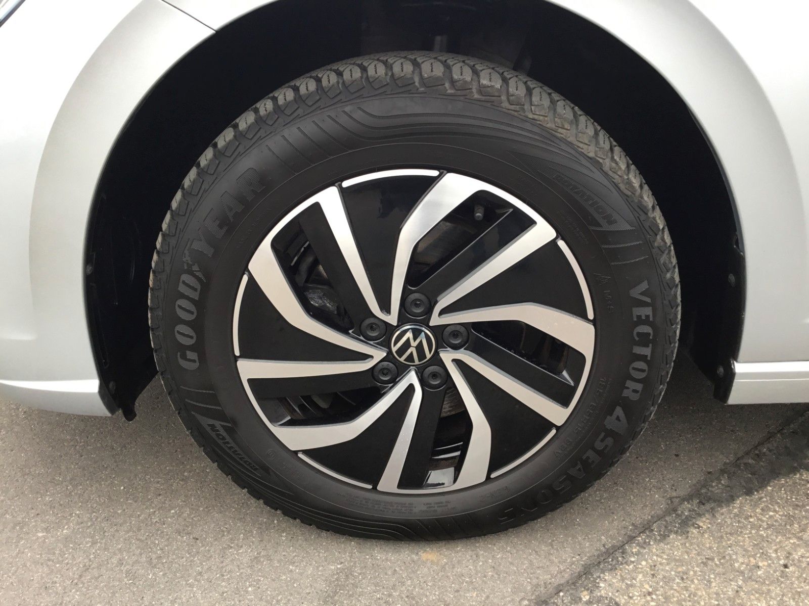 Fahrzeugabbildung Volkswagen Polo 1.0 TSI DSG Life+LED+Kamera+AppConnect+ACC