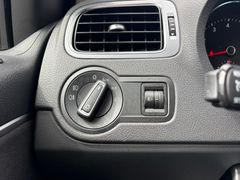 Fahrzeugabbildung Volkswagen Polo 1.0 Allstar Klima Einparkhilfe Tempomat 15"