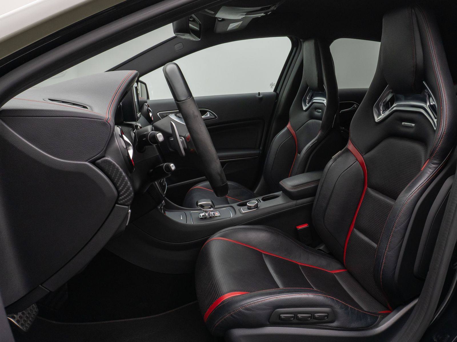 Fahrzeugabbildung Mercedes-Benz A 45 AMG Performance 4Matic Aero H/K Kamera Navi
