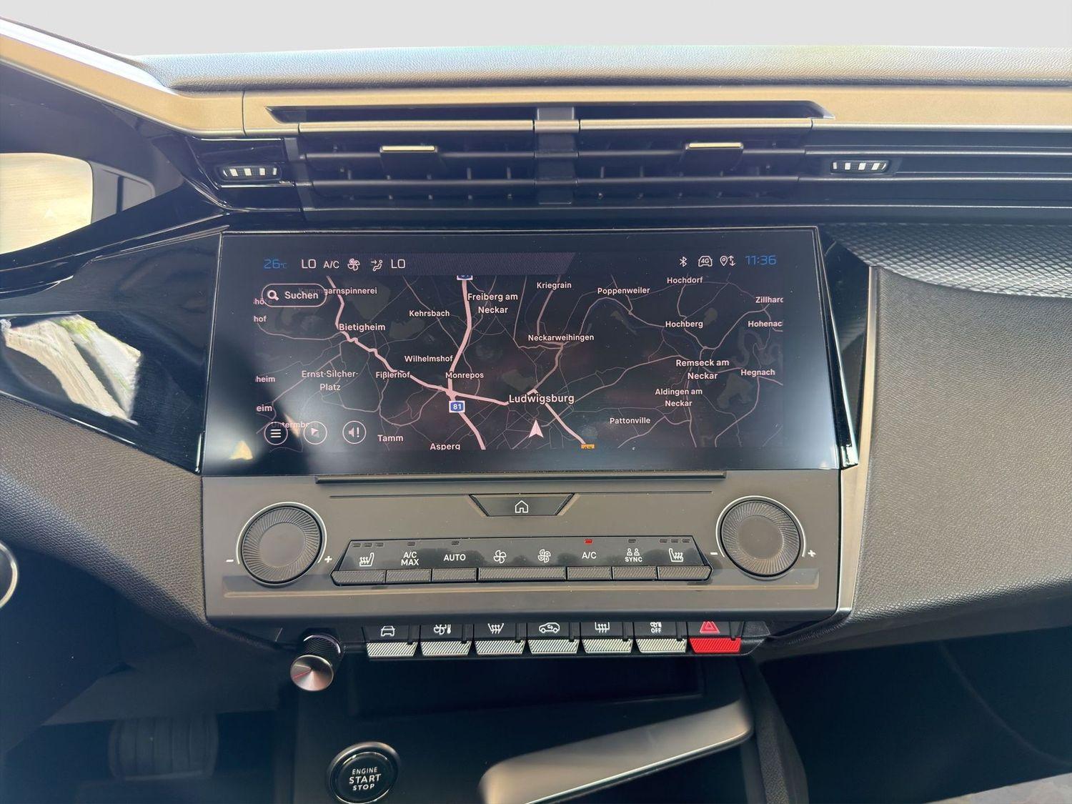 Peugeot 308 1.5HDi EAT8 Active Pack Navi LED SHZ PDC v+h