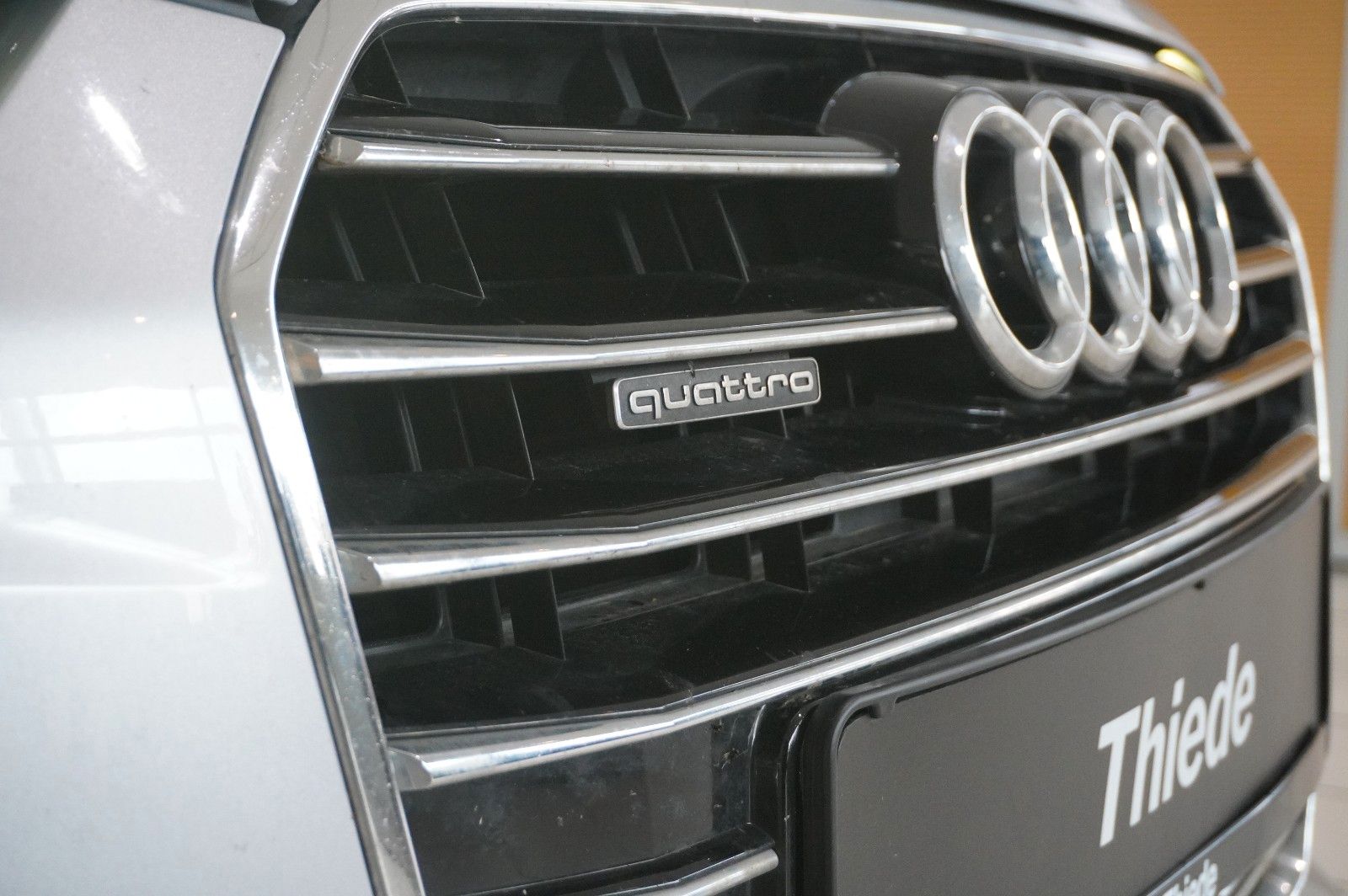 Fahrzeugabbildung Audi A6 Avant 2.0 TFSI QUATTRO NAVI/LED/KAMERA/SH/TÜV