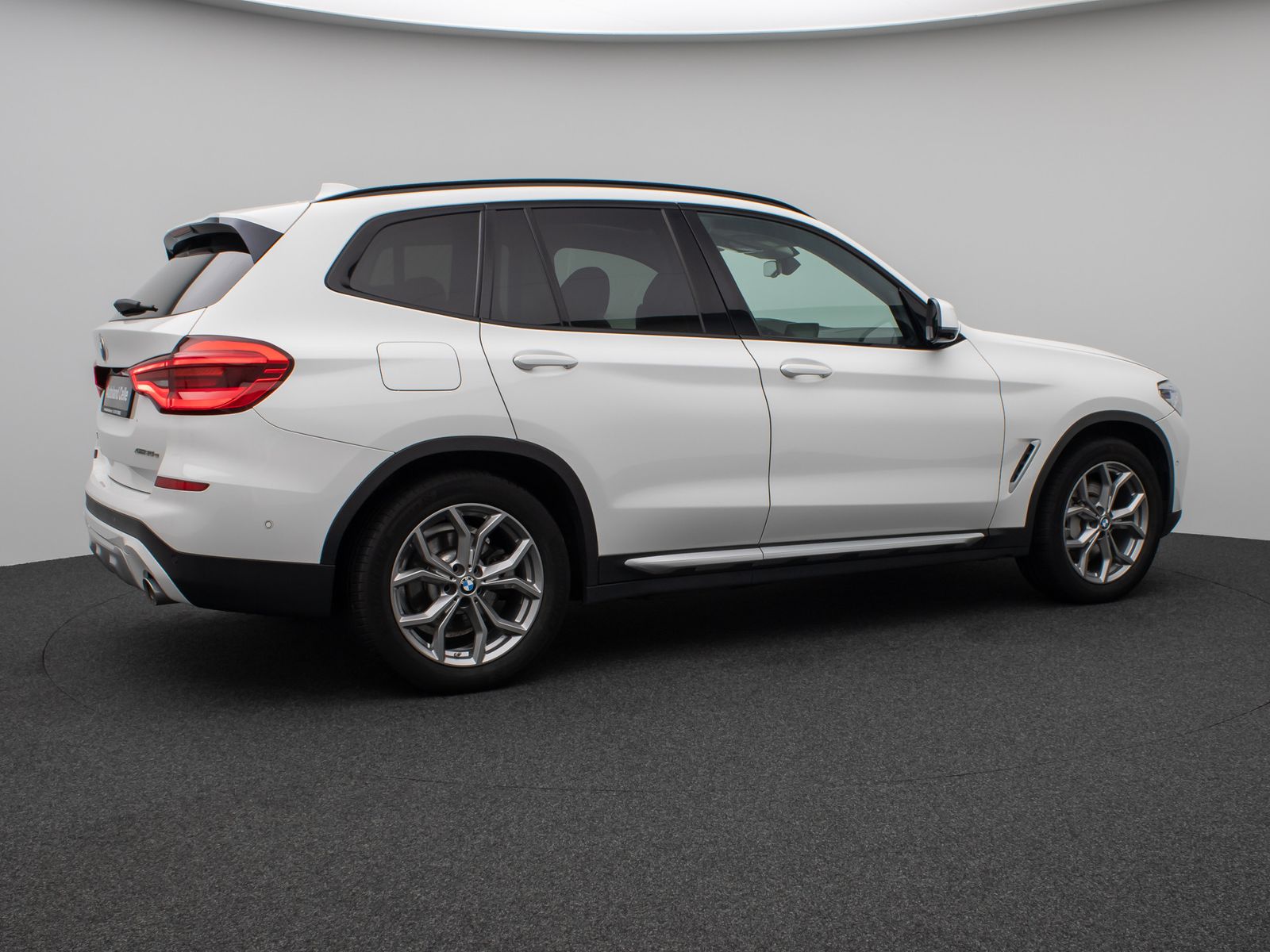 Fahrzeugabbildung BMW X3 xD30e xLine Panorama 360°HUD DAB HiFi Komfort
