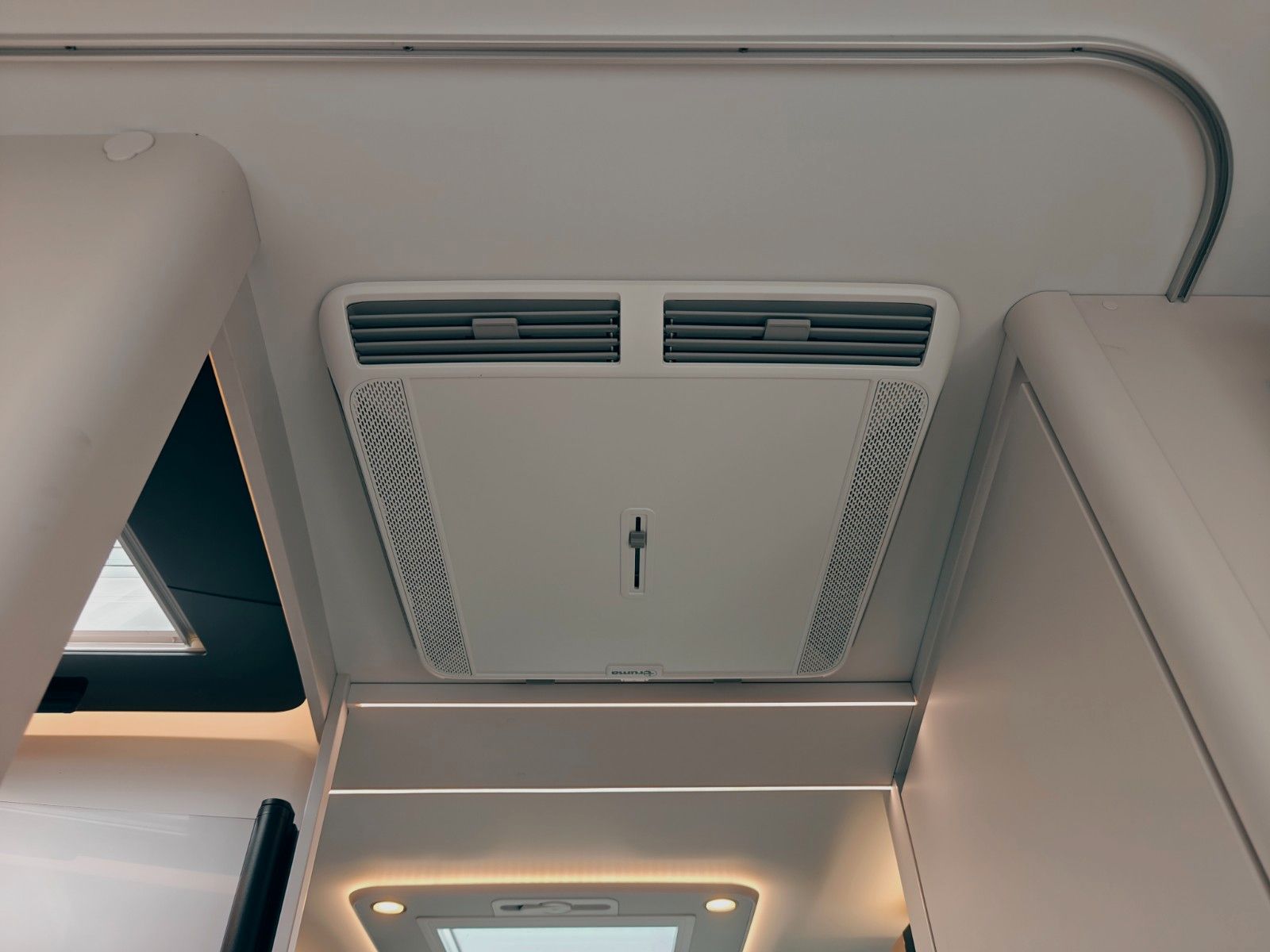 Fahrzeugabbildung HYMER / ERIBA / HYMERCAR B-KLASSE MC T 680 PREMIUM - SOFORT LIEFERBAR!