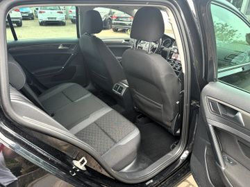 Volkswagen Golf - 10