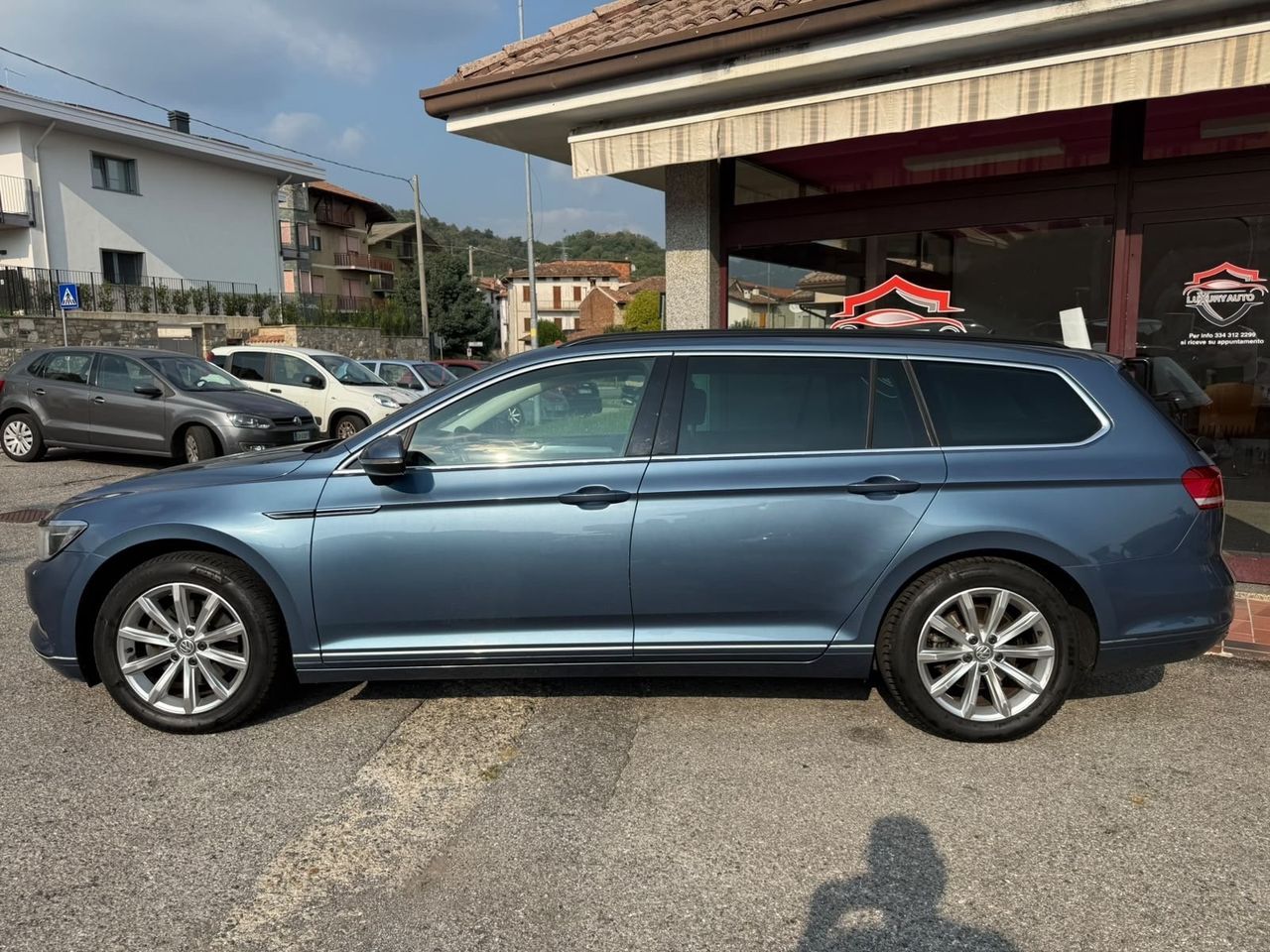 Volkswagen Passat - 1