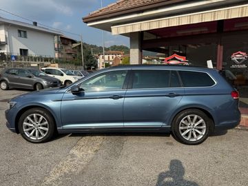 Volkswagen Passat - 1