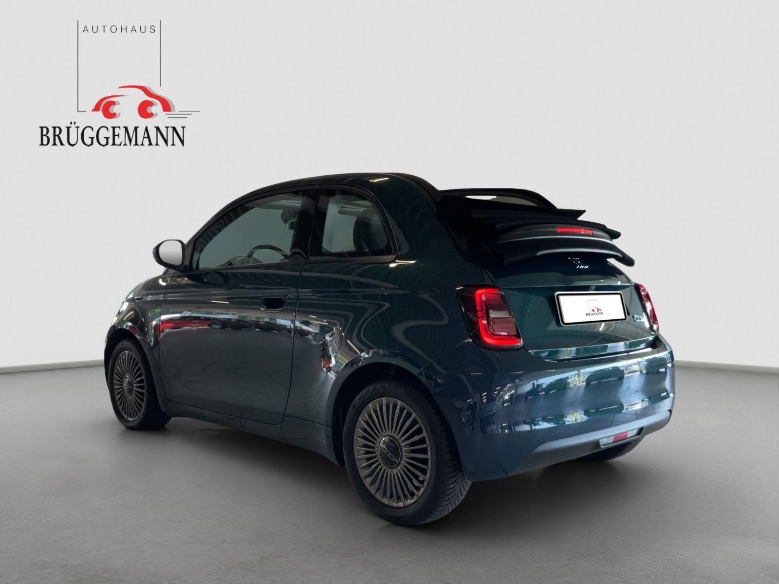 Fahrzeugabbildung Fiat 500e Cabriolet Icon + Kamera, LED, Sitzheizung