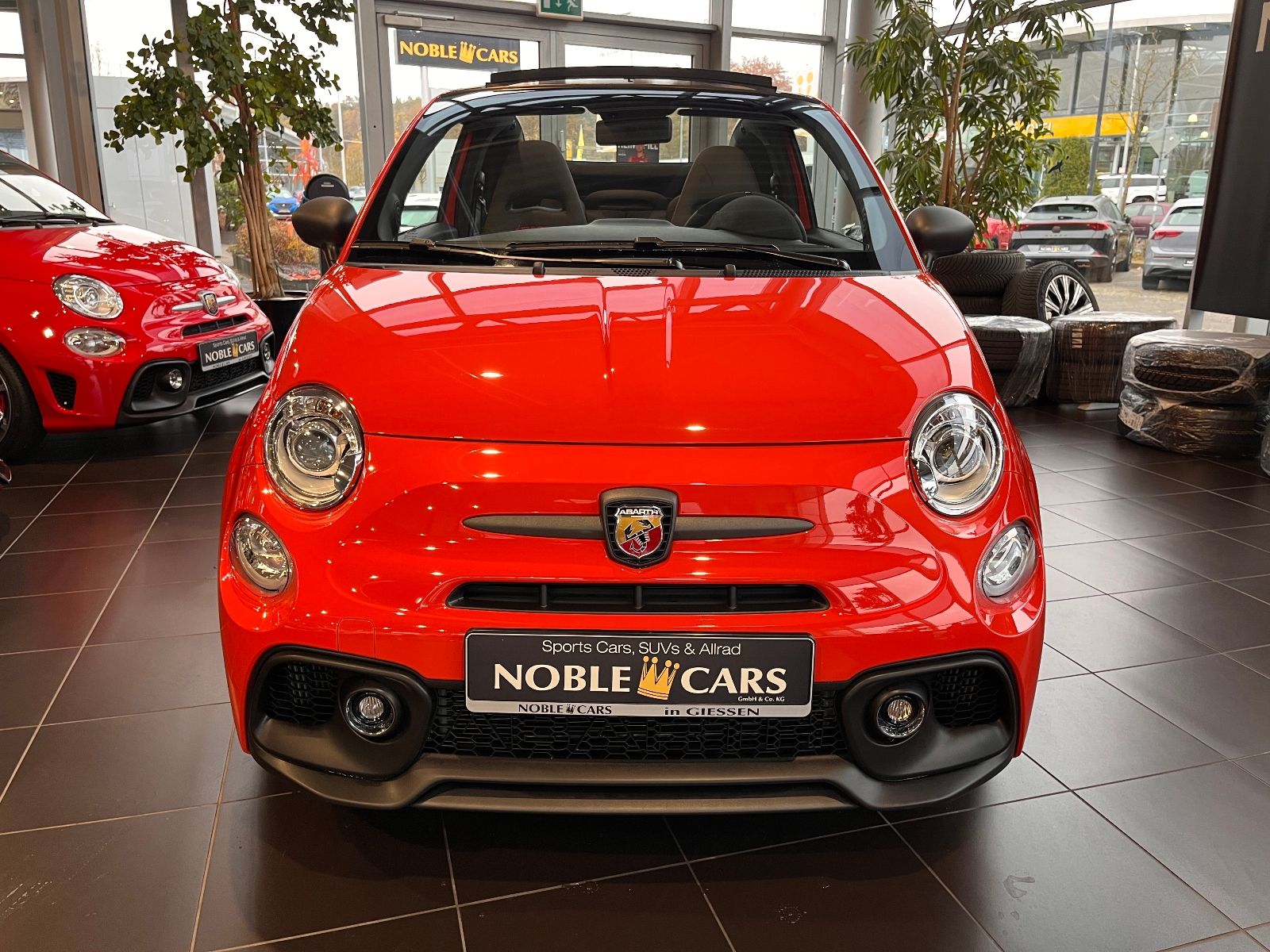 Fahrzeugabbildung Abarth 695C Competizione BEATS NAV CARPLAY