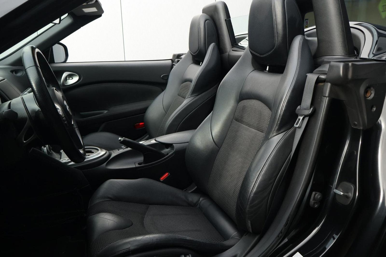Nissan 370Z Roadster 3.7 V6 Pack | 328 ch | BVA | Capote électrique | Sièges chauffants | Xénon | Bluetooth | Régulateur de vitesse