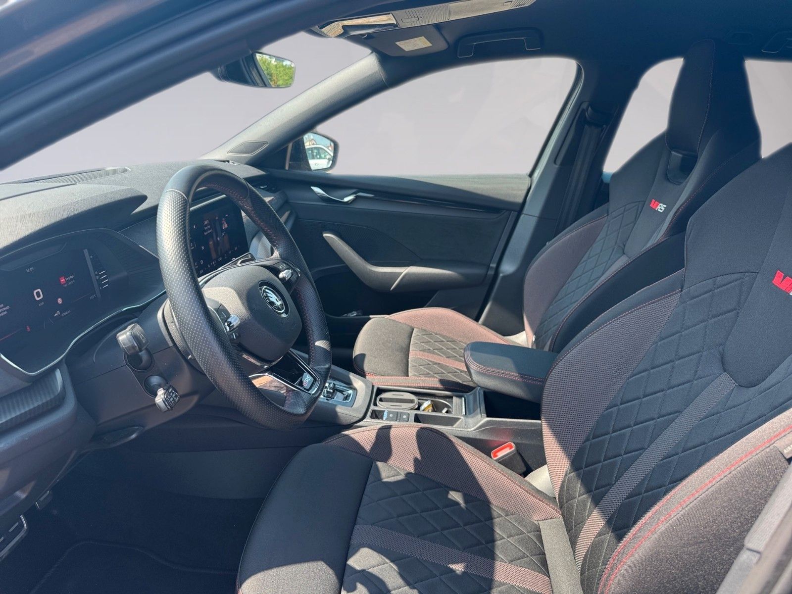 Fahrzeugabbildung SKODA Octavia Combi RS 2.0 TSI
