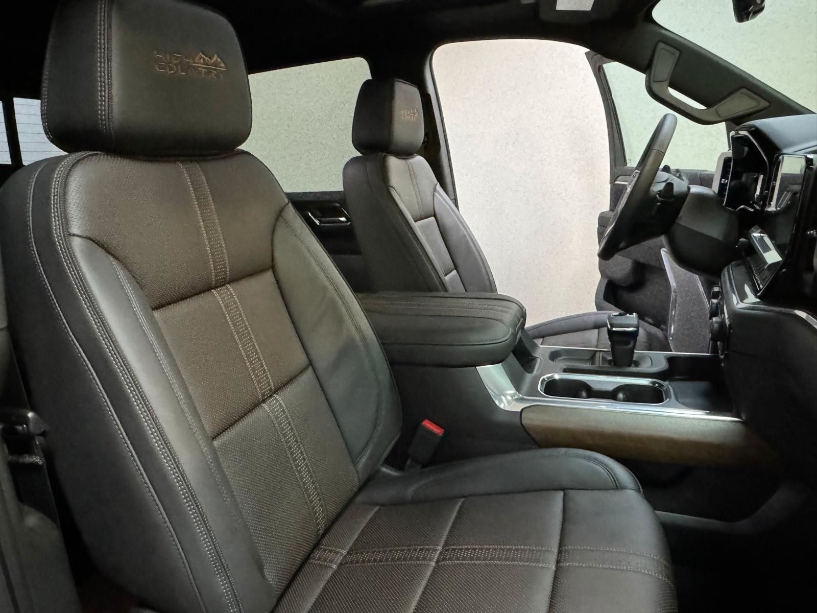 Fahrzeugabbildung Chevrolet 2026 SILVERADO DURAMAX DIESEL 4x4 HIGH COUNTRY