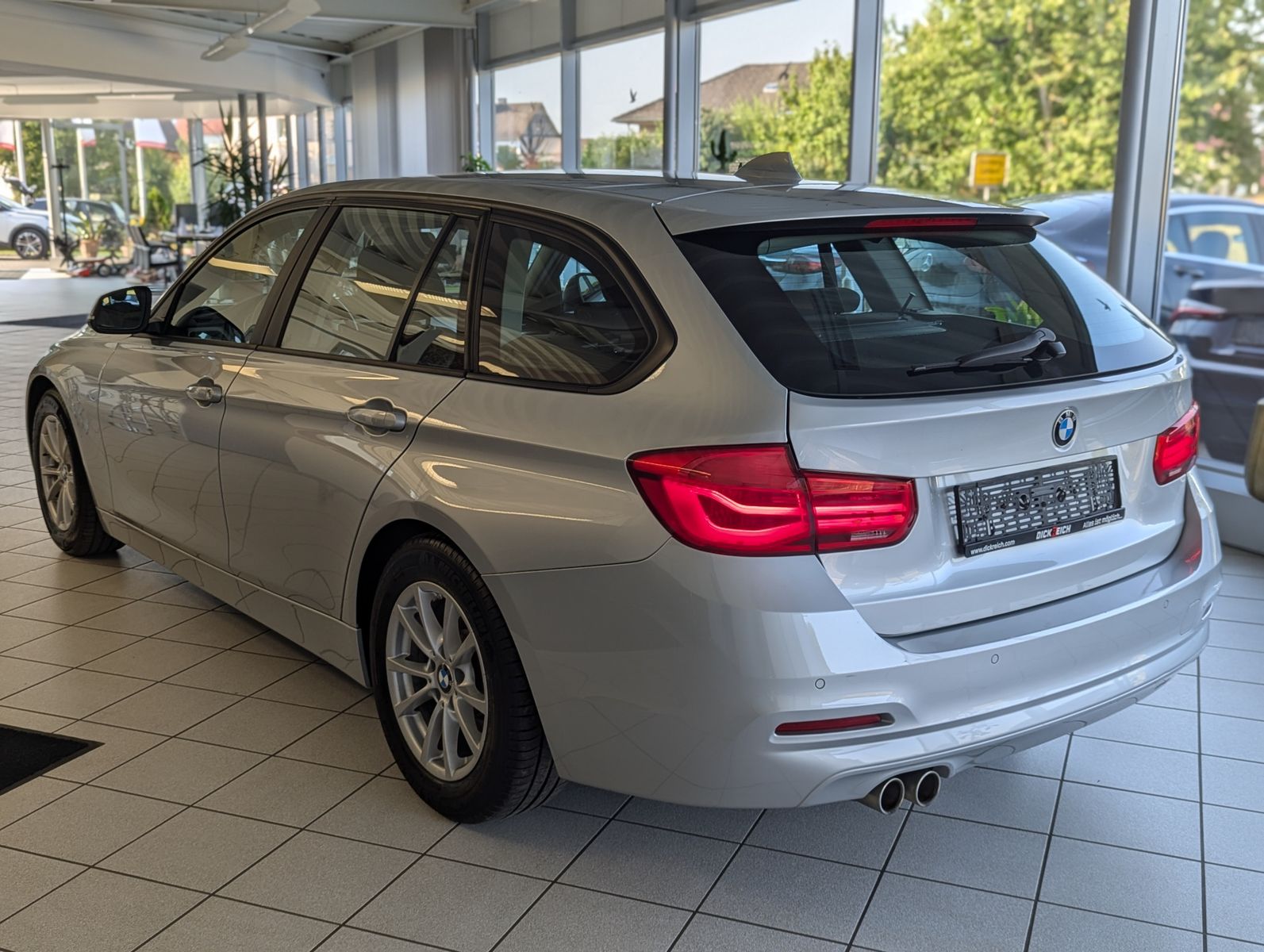 Fahrzeugabbildung BMW 320 d Efficient Dynamics LCI LED PDC