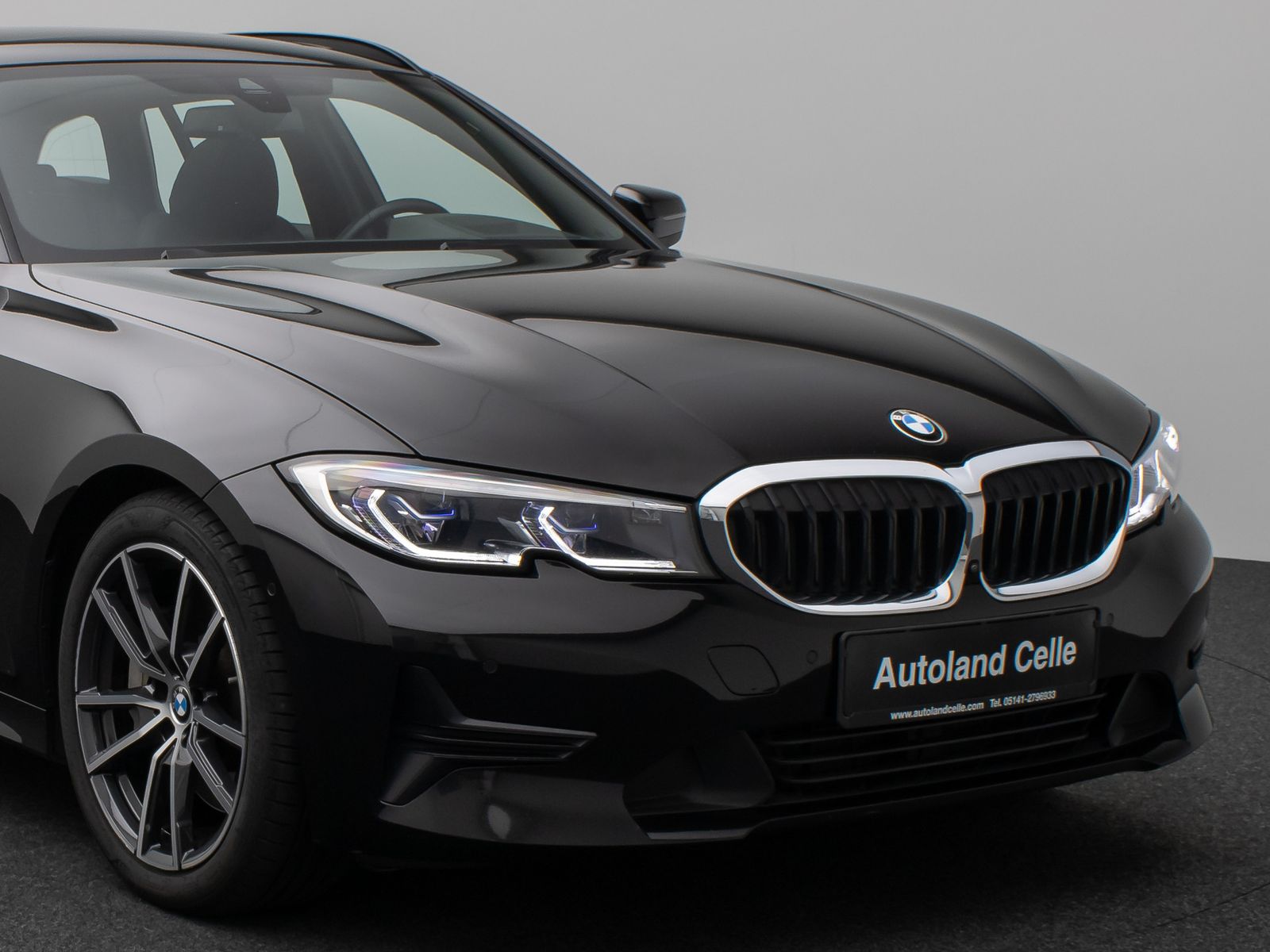 Fahrzeugabbildung BMW 330i Panorama Laser 360°HUD HiFi Komfort Sport