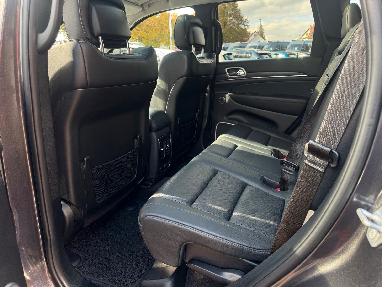 Fahrzeugabbildung Jeep Grand Cherokee 3.0 CRD Summit AHK Memory