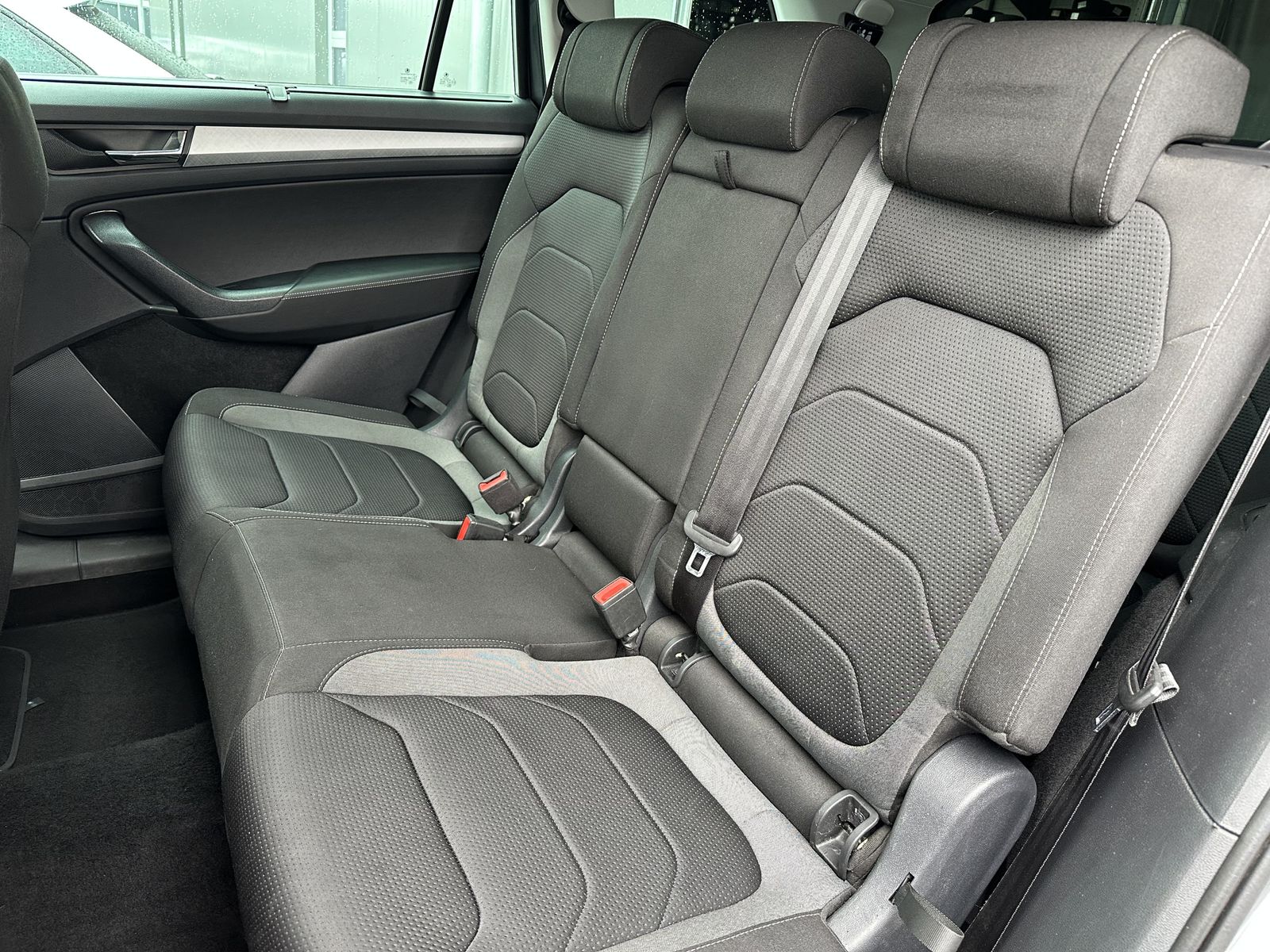 Fahrzeugabbildung SKODA Kodiaq 2.0 TDI DSG 4x4 7-Sitzer Tour NAV+LED+AHK