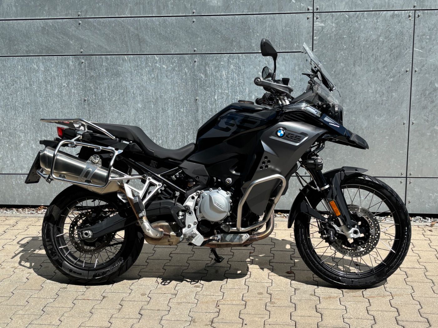 Fahrzeugabbildung BMW F 850 GS Adventure Triple Black Tieferlegung