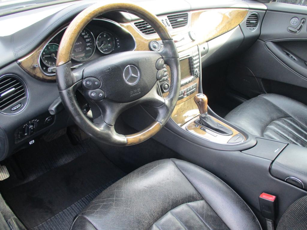 Mercedes-Benz CLS 320