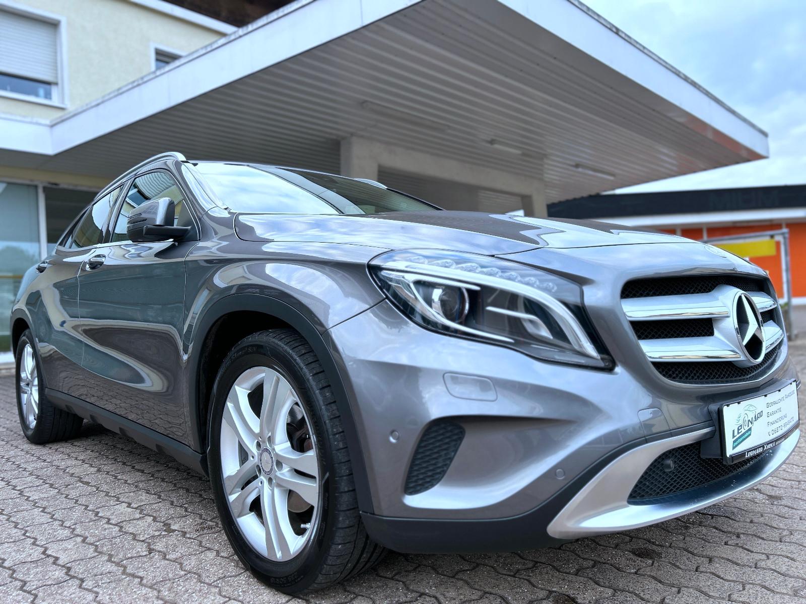 Mercedes-Benz GLA 200 CDI / d Aut. Bi-Xenon Leder Navi AHK Pdc