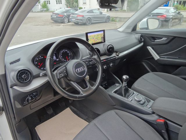 Fahrzeugabbildung Audi Q2/Super-Optik/Navi/Euro6/2.Hd/Alu/PDC/Garantie/