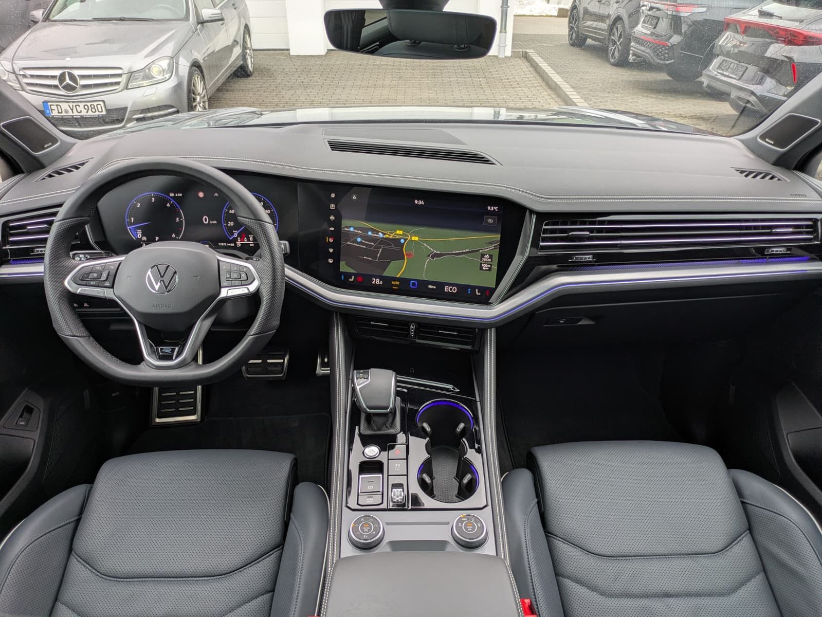 Fahrzeugabbildung Volkswagen Touareg 3.0TDI 4M R-Line VOLL Black 22" UPE 114T