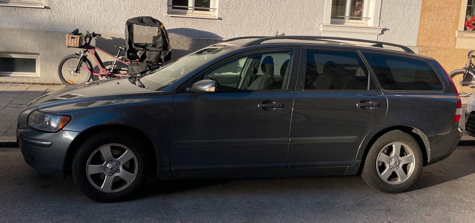 Volvo V50 2006 — interior