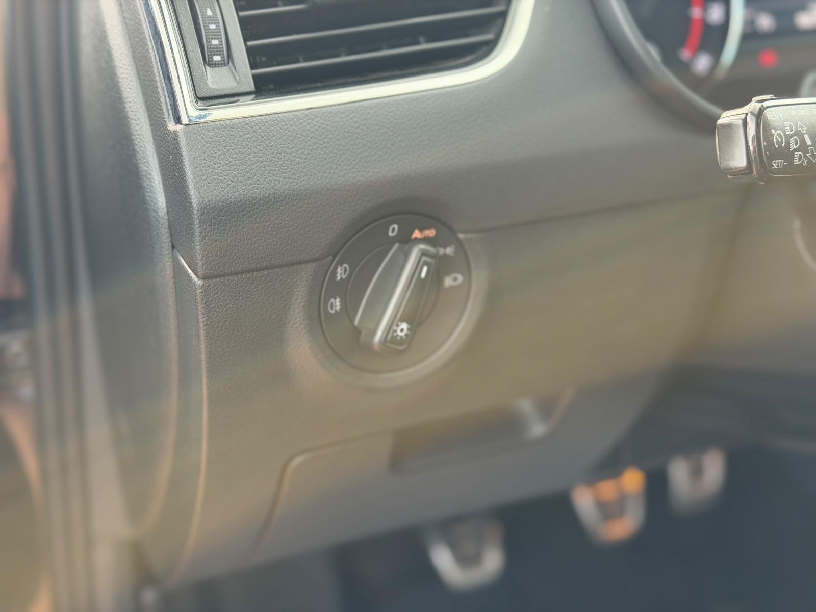 SKODA OCTAVIA COMBI RS 220 ch BVM - 1ère MAIN - CUIR - HIFI - 193000 km