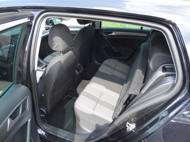 Fahrzeugabbildung Volkswagen Golf VII Lim. Allstar/1.Hand/Navi/PDC/SitzH/Alu/
