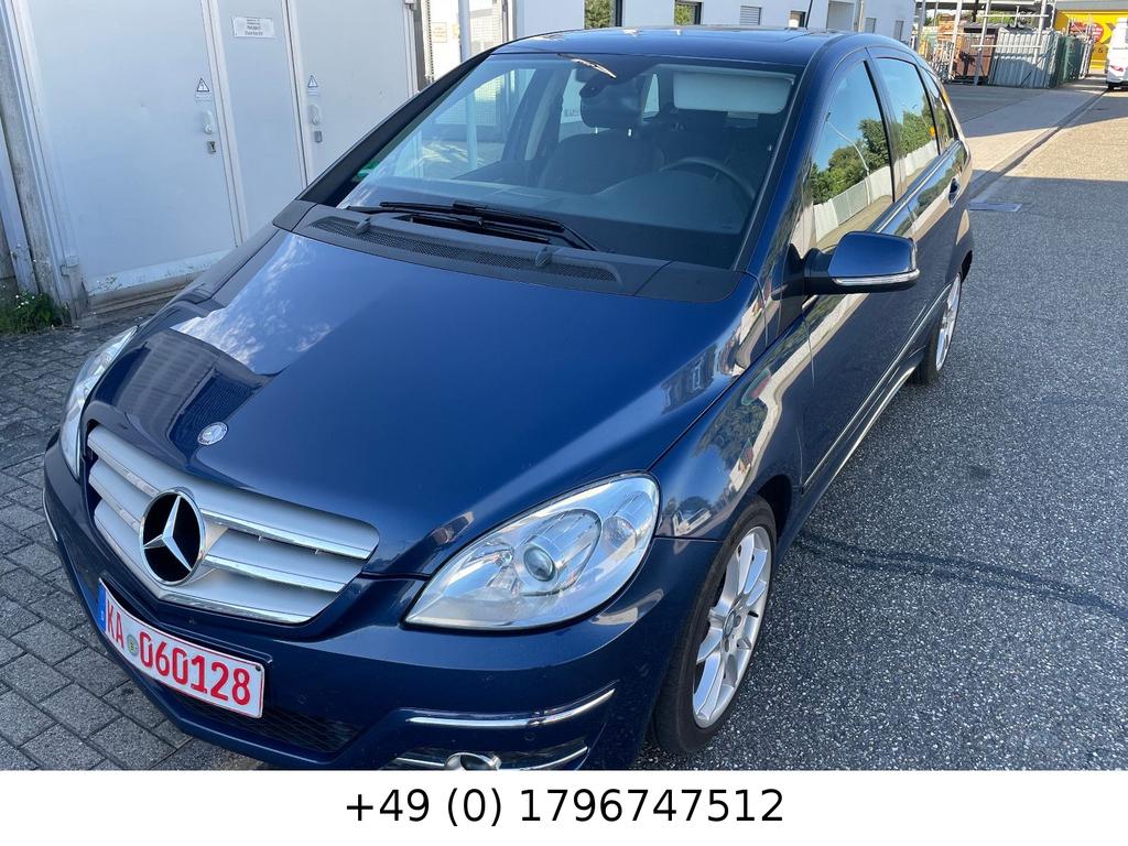 Mercedes-Benz B 180