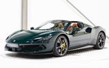 Ferrari 296 GTS -LIFT-VERDE BRITISH-IROKO-VOLL-CARBON- - Ferrari 296 GTS aus 2024
