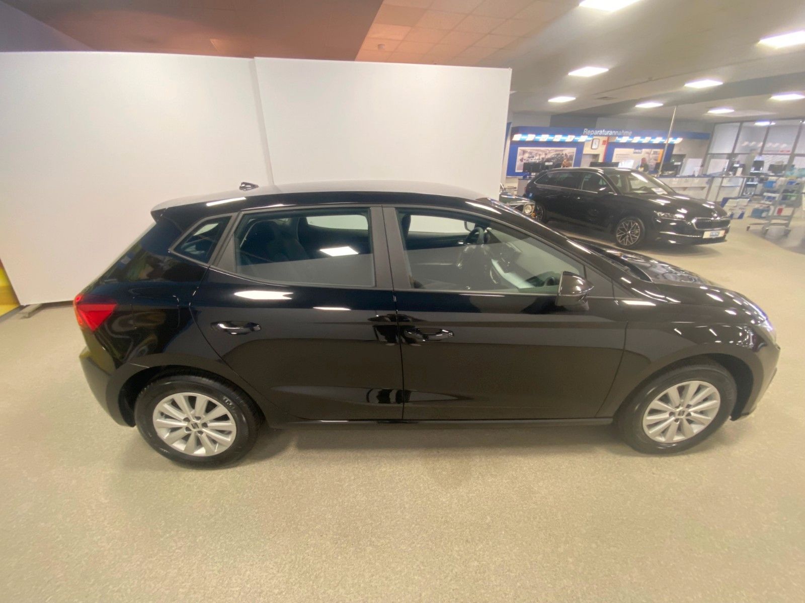 Fahrzeugabbildung SEAT Ibiza 1.0 TSI Style+5 Jah GARANTIE+KAMERA+PDC+BC