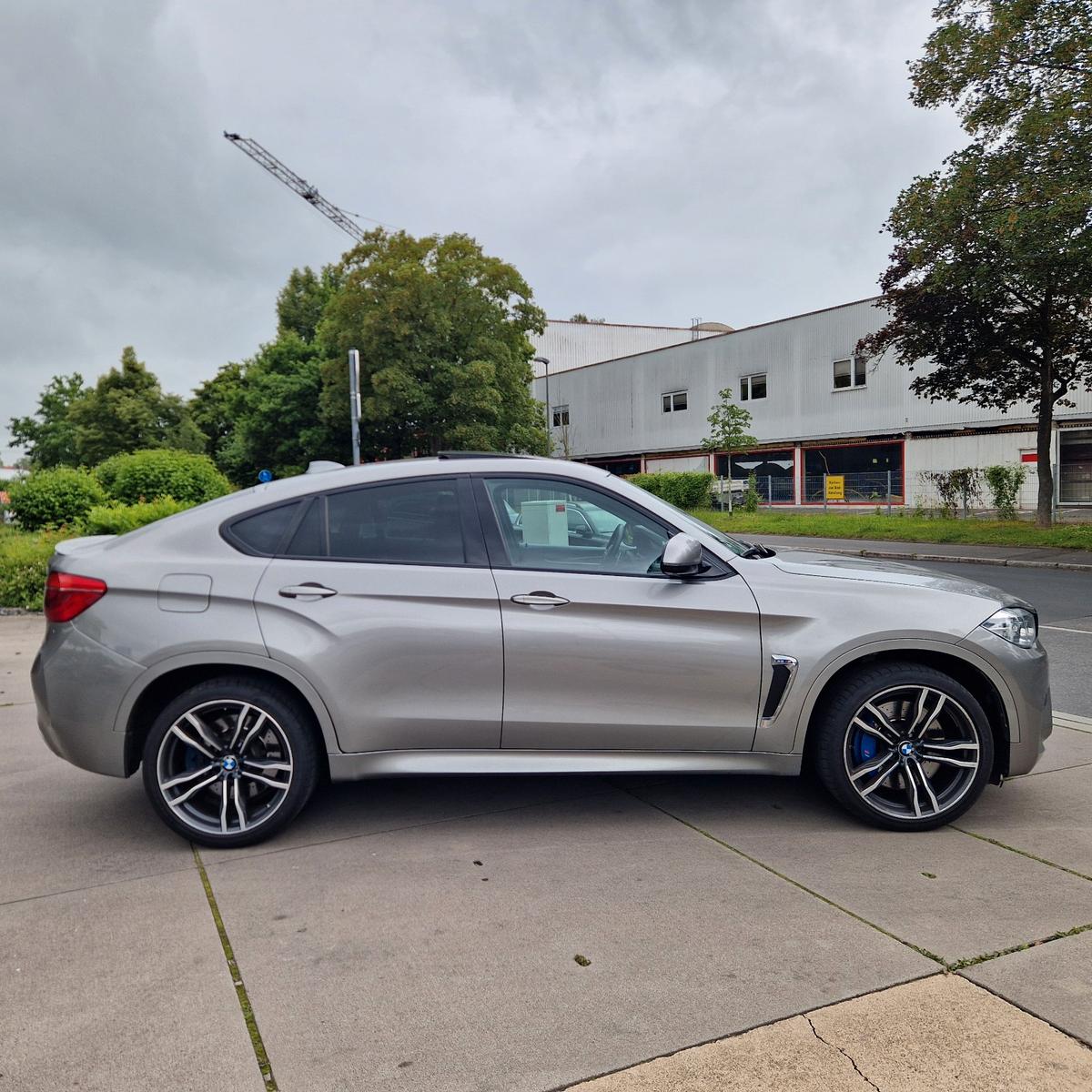 BMW X6 M Unfallfre*Alcantara*Carbon*HarmanKardon*HUD