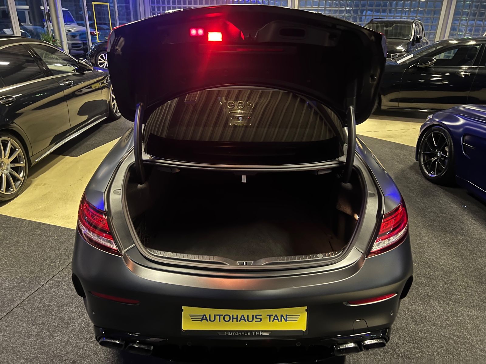 Fahrzeugabbildung Mercedes-Benz C 63 S AMG Coupe PERFORMANCE*DESIGNO-MAGNO*AERO*