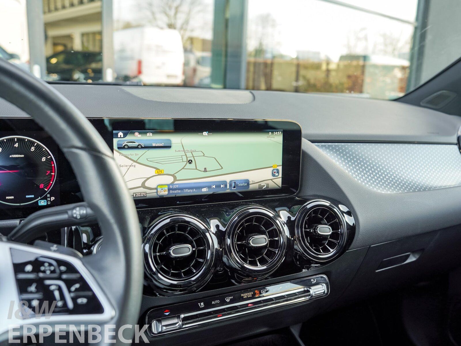 Fahrzeugabbildung Mercedes-Benz GLA 200 7G Kamera MBUX-Premium el.Heckklappe SHZ