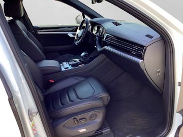 Volkswagen Touareg - 4