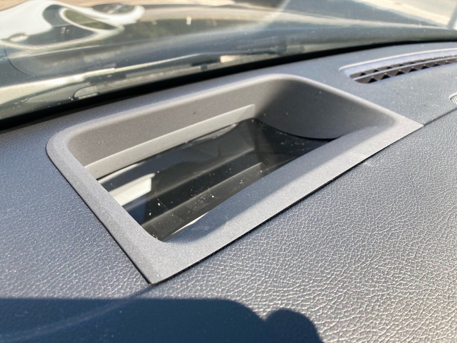 Fahrzeugabbildung Mercedes-Benz CLA 200 SB AMG PLUS*AHK*Pano*HUD*360°*MultiBeam*