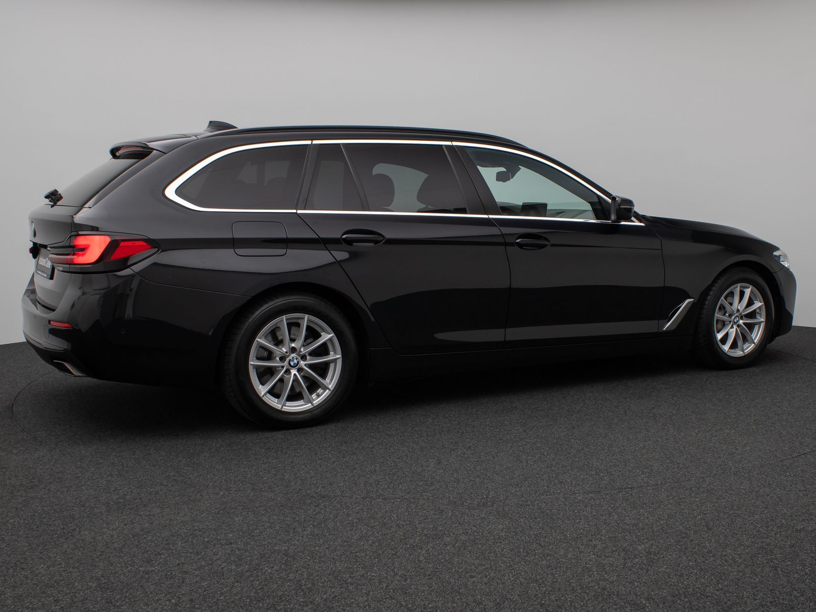 Fahrzeugabbildung BMW 530d Kamera DAB HiFi 4xKlima Leder Sport Alarm