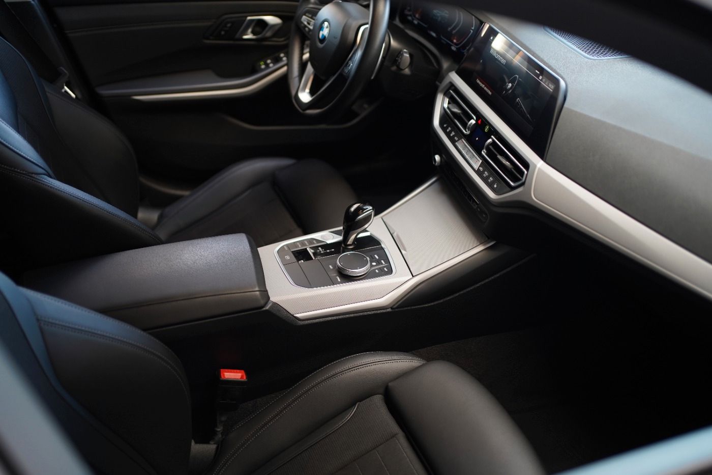 Fahrzeugabbildung BMW 320d Touring +Live Cockpit Prof.+Driving Assist.