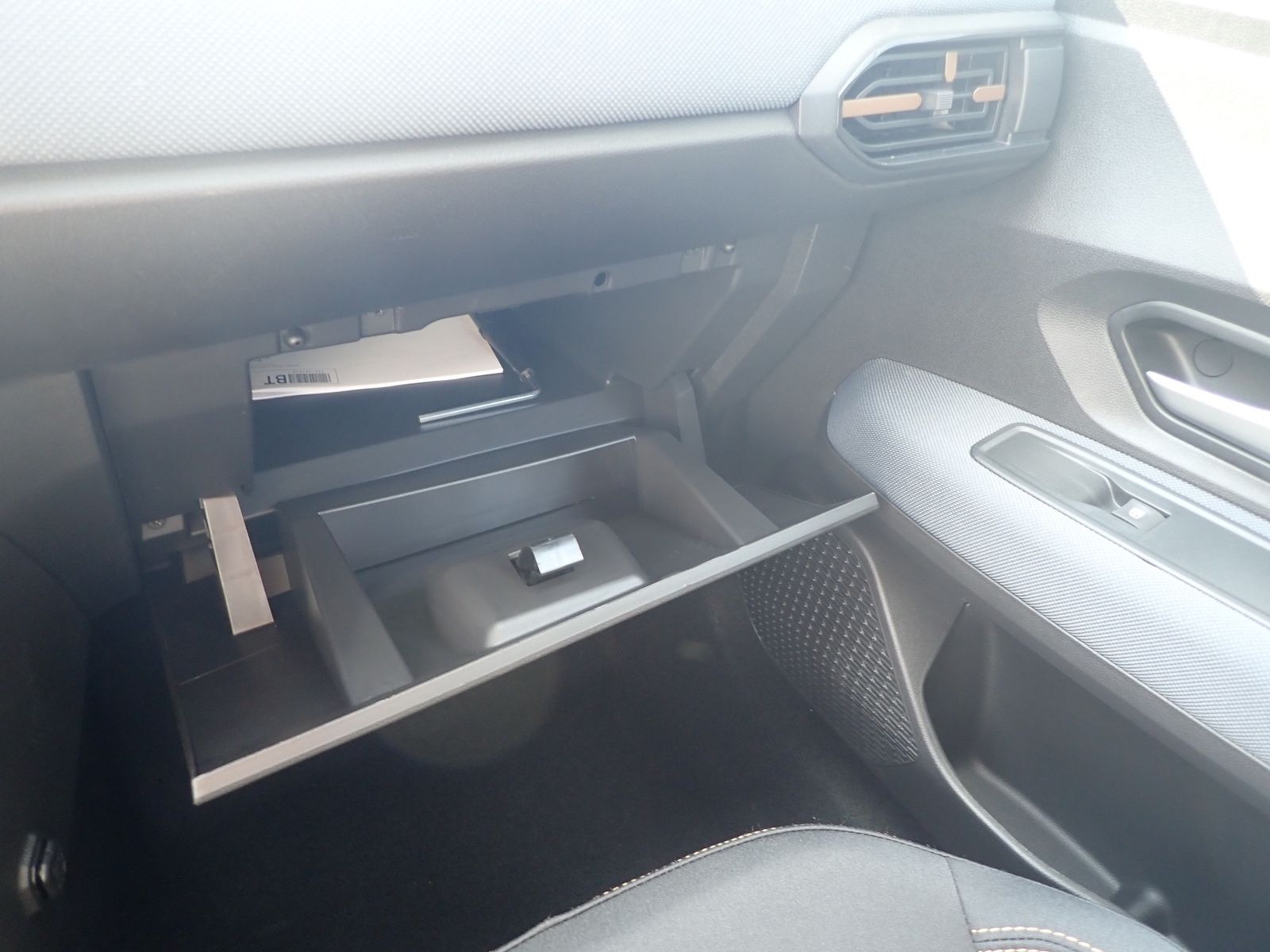Fahrzeugabbildung Dacia Sandero Stepway Expression TCe 110