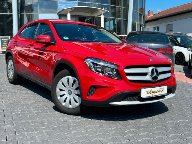 Mercedes-Benz GLA 180 DCT RFK. Temp. Klima.