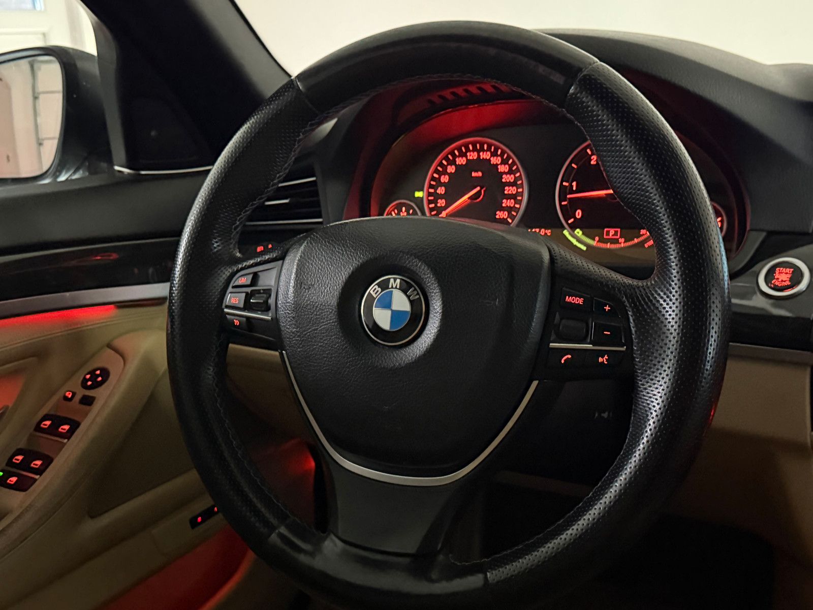 Fahrzeugabbildung BMW 530d Lim. Aut./eGSD/MEMORY/NAVI Prof/HuD/SZBLFT