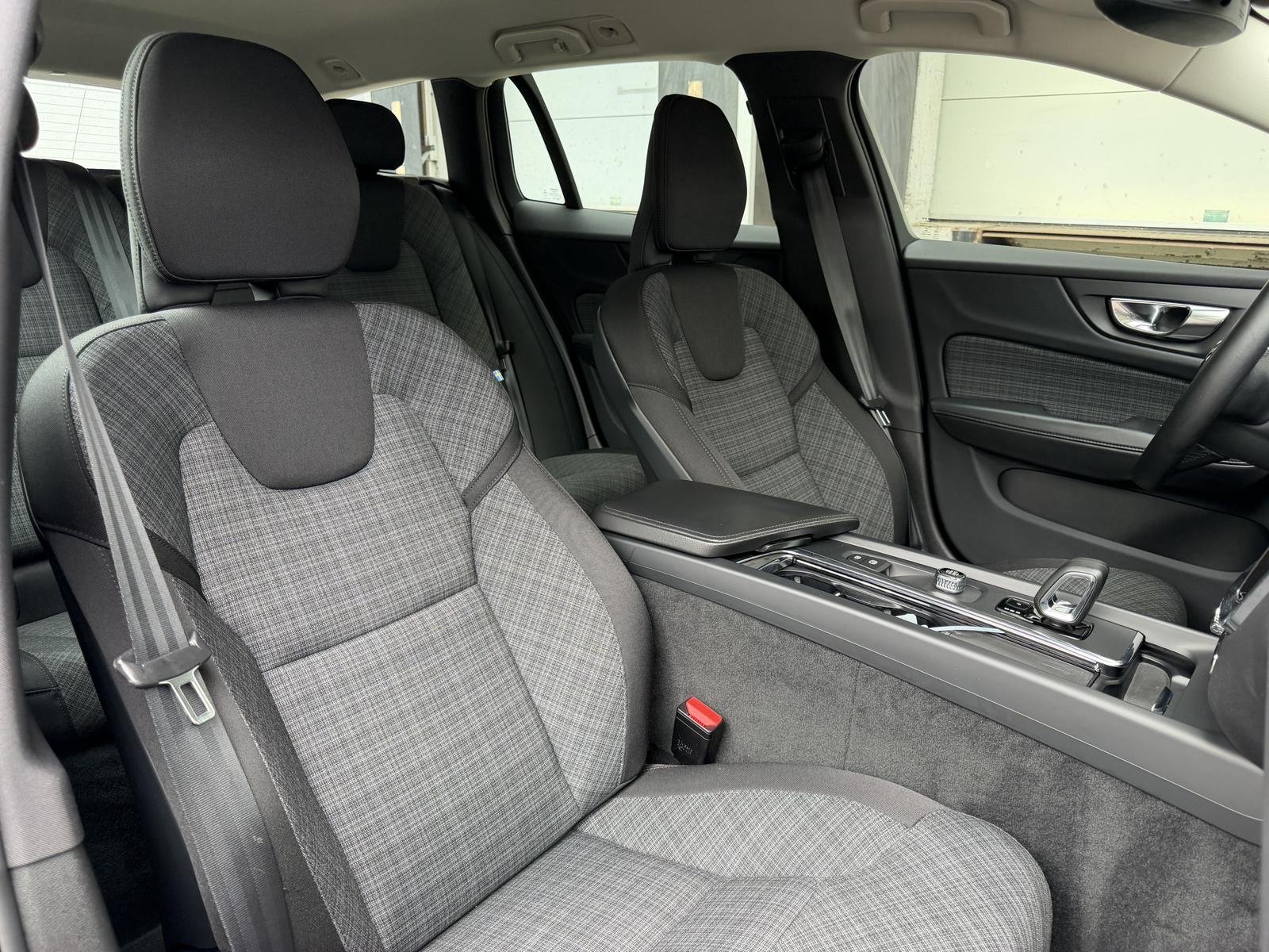 Volvo V60 Essential LED Virtual-Cockpit Rü-Kamera 