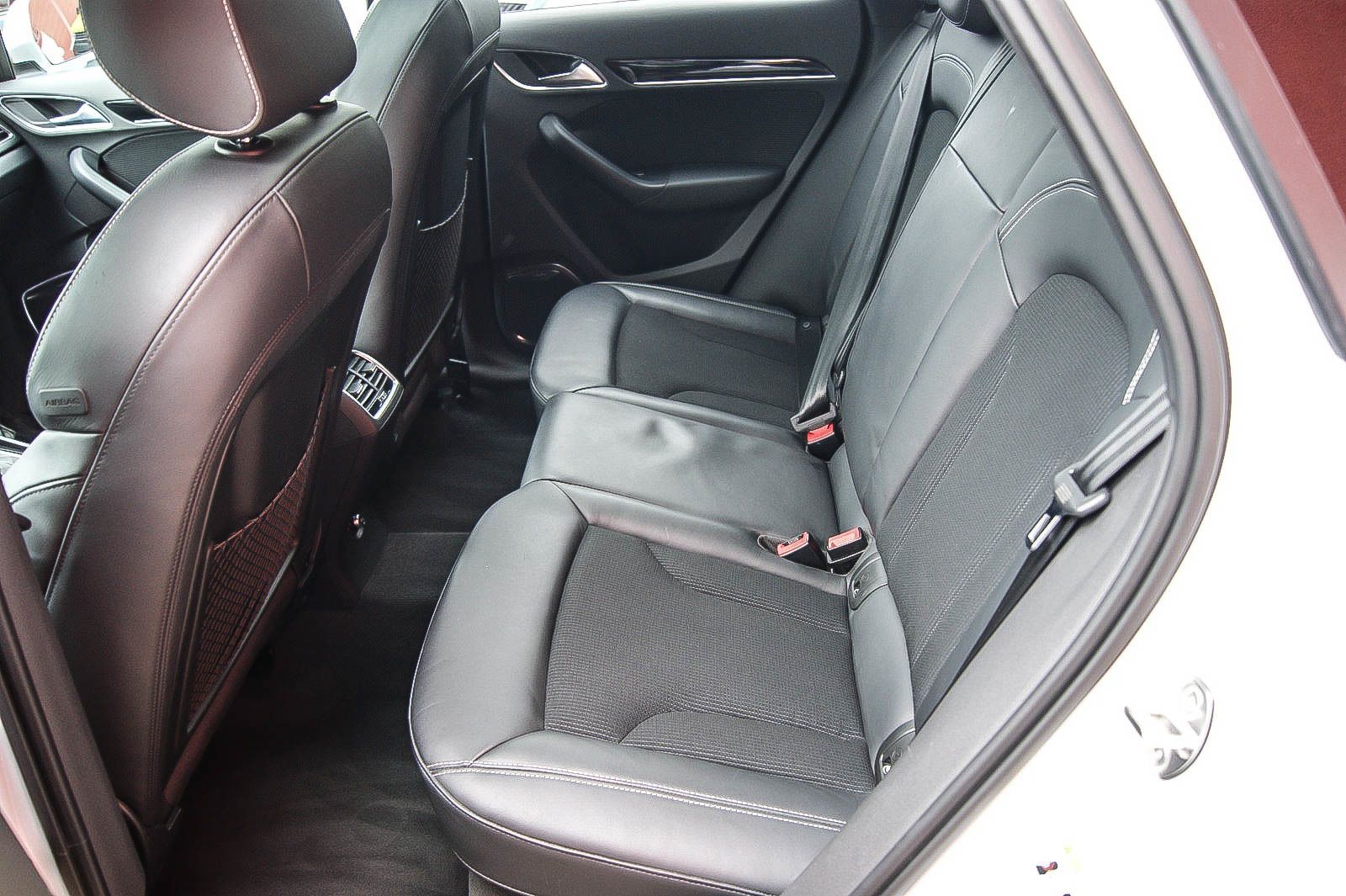 Fahrzeugabbildung Audi Q3 14TSI S-tronic S-LINE PLUS 20-ZOLL PANO BOSE