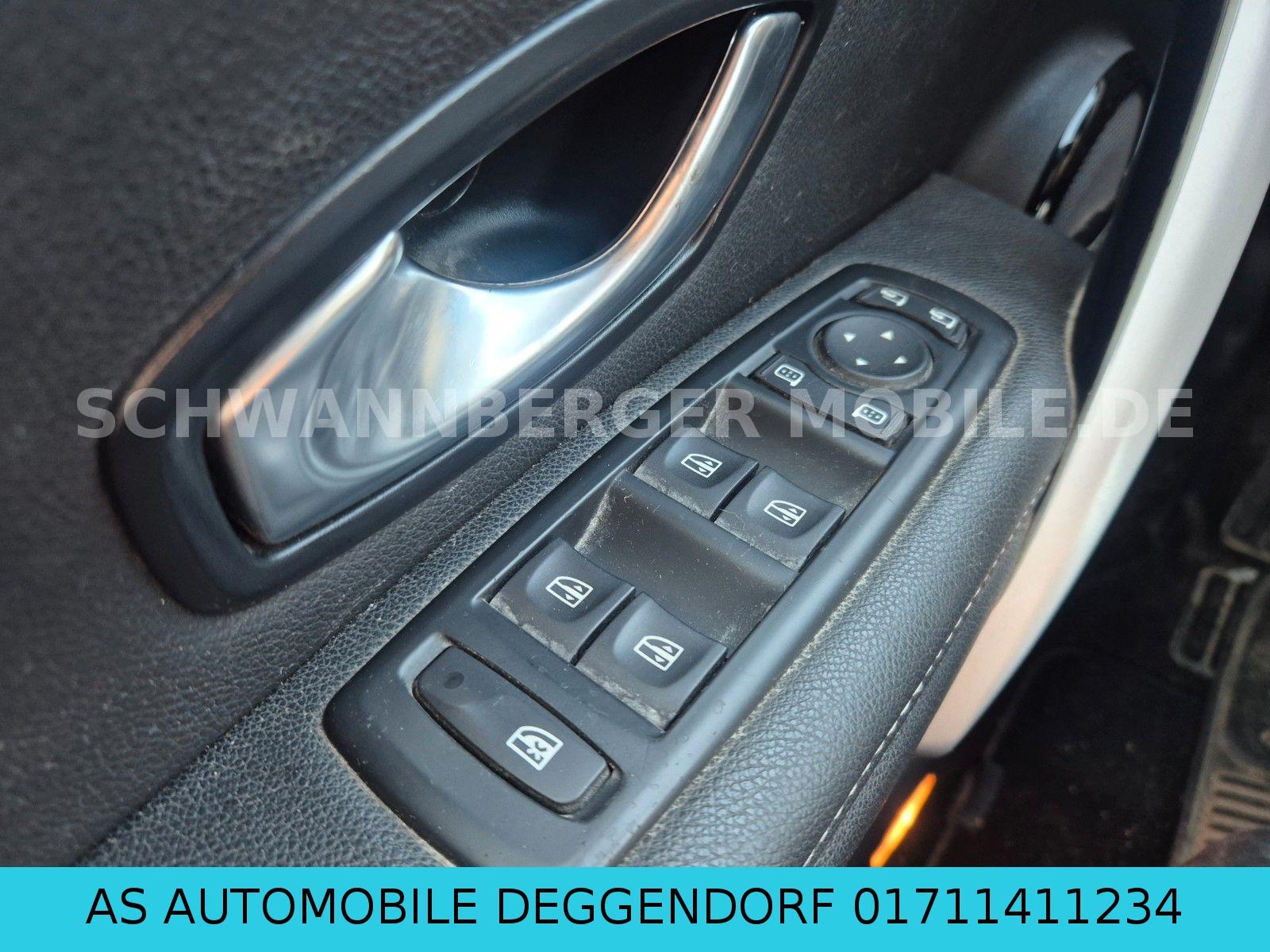 Renault Megane 2011 — photo 15