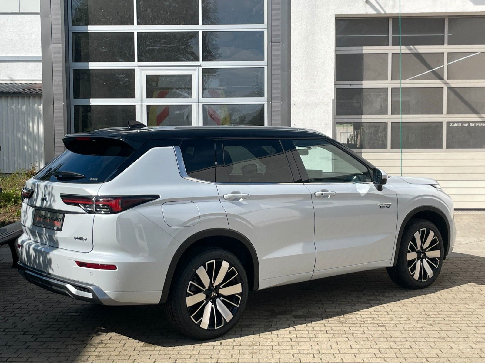 Mitsubishi Outlander 2.4 PHEV 4WD Top imagem 3
