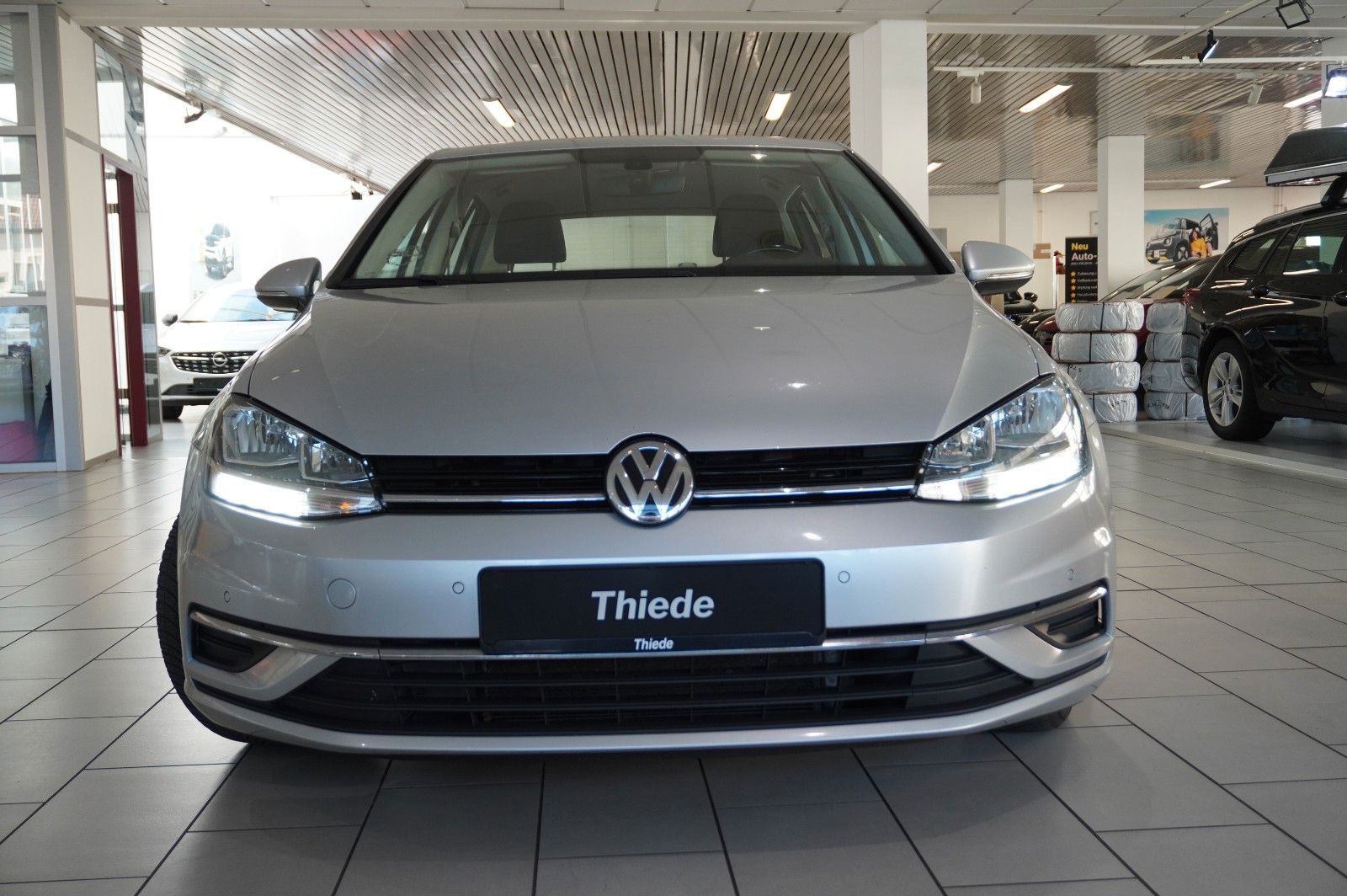 Fahrzeugabbildung Volkswagen Golf VII Lim. 2.0 TDI COMFORTL. DSG NAVI/LED/ACC